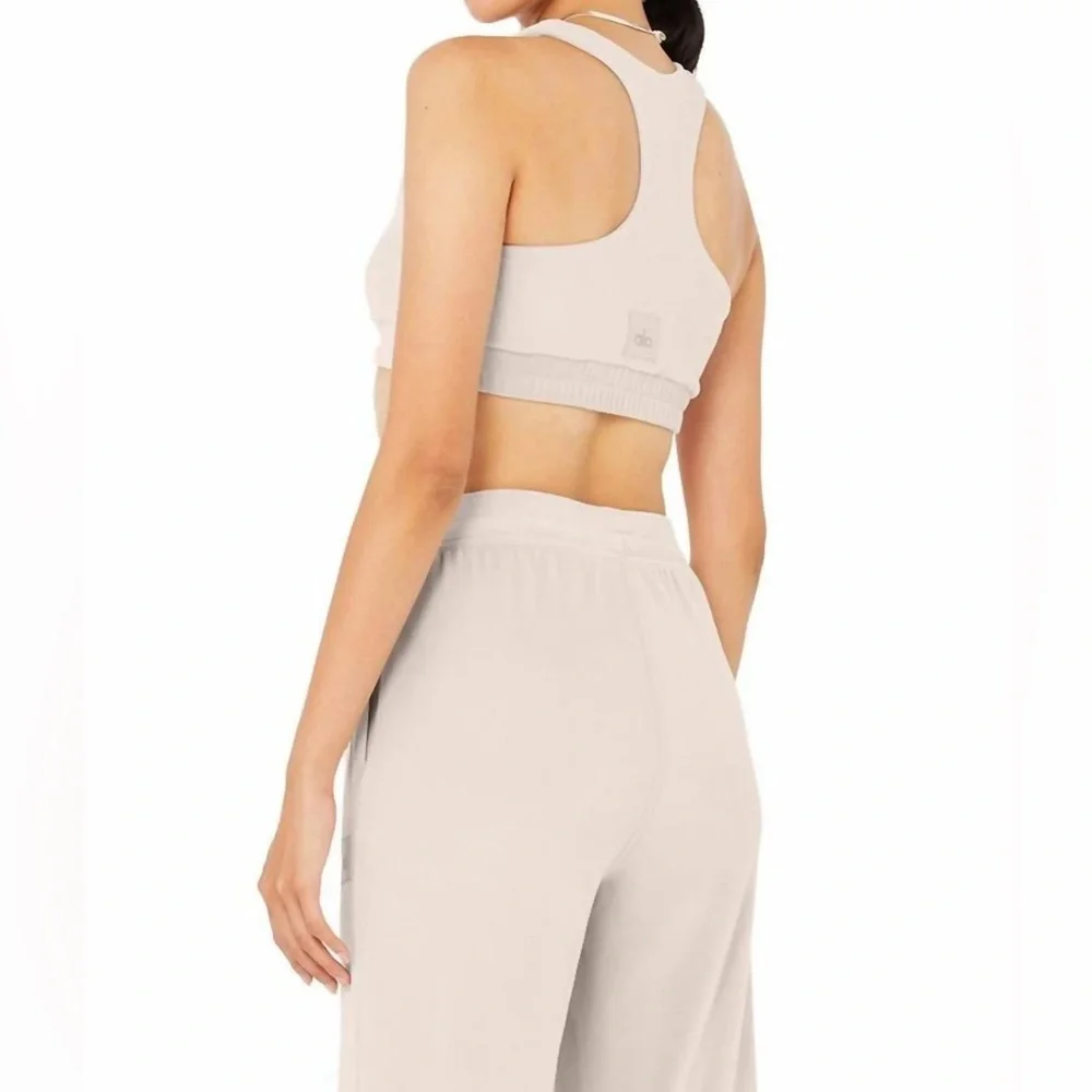 Alo Velour Glimmer Scoop Neck Bra